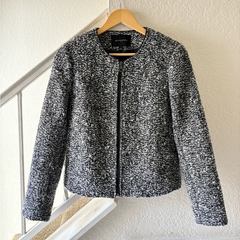 Banana Republic Women’s Collarless Boucle Zip Jacket Sz 2 Wool Tweed Black White